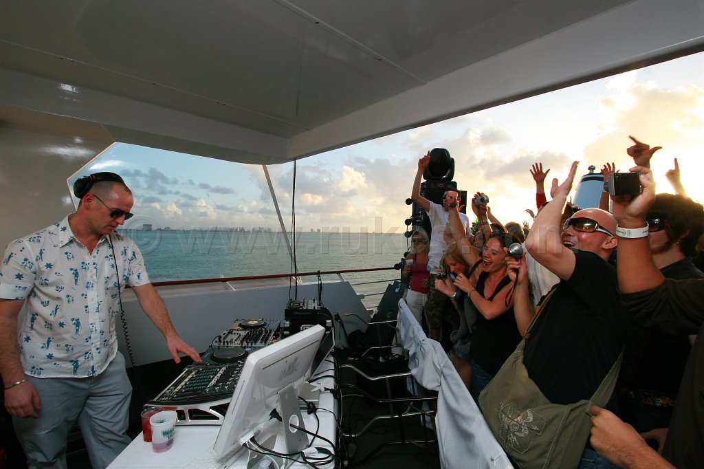 yacht 048